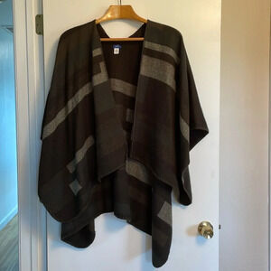 Women’s Apt 9 sweater/wrap Dark green/gray/black No snaps/ties/closures